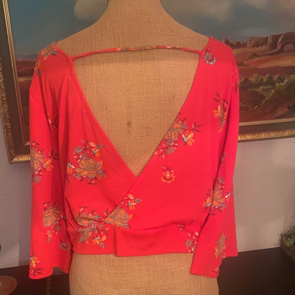 Open back spring top💋 - Picture 3 of 5